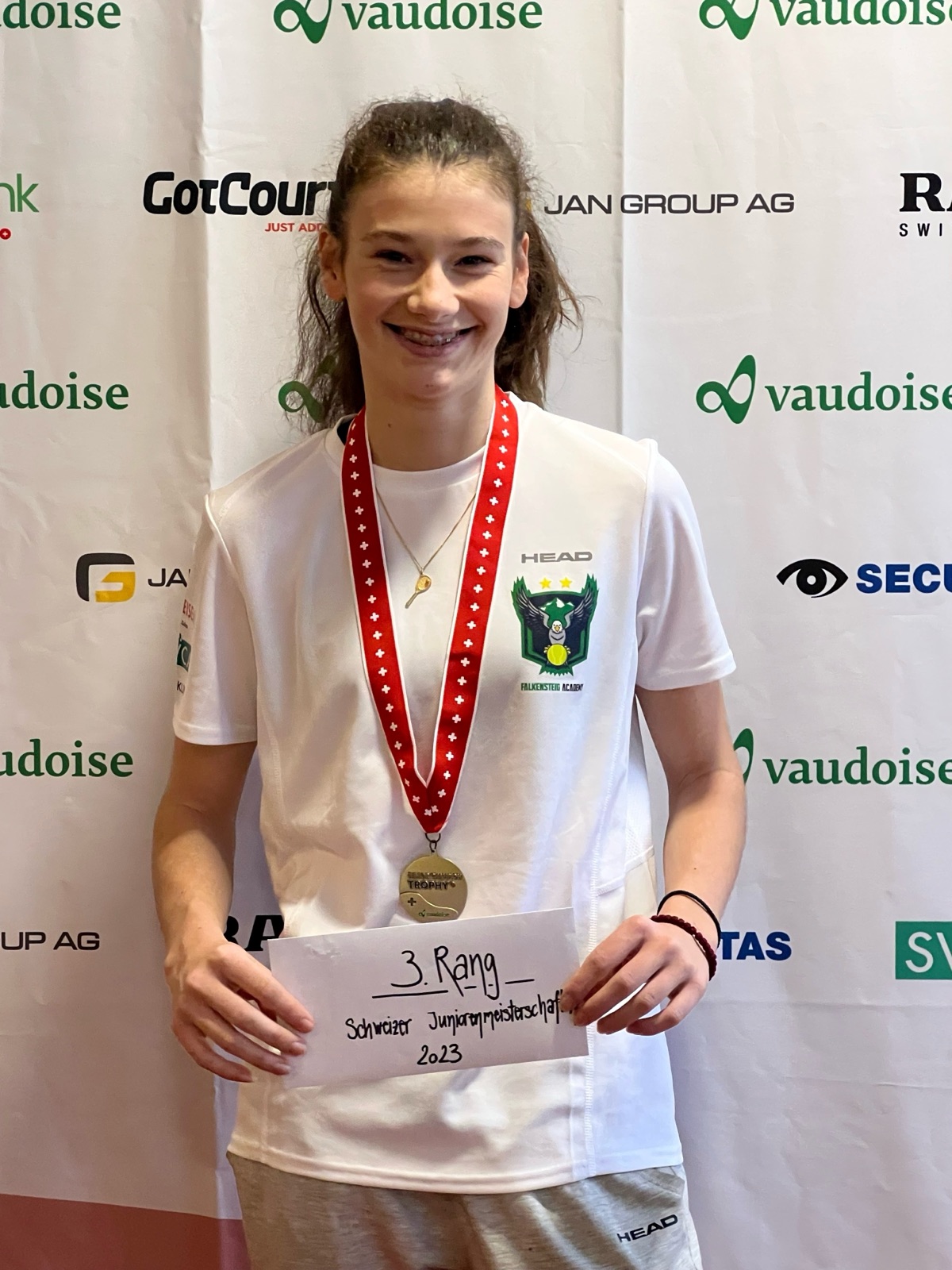 Zoe Kägi mit Medaille an den Schweizer Meisterschaften 2023